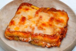 Pasticcio di polenta avanzata ripieno di formaggio e carne - Riciblog
