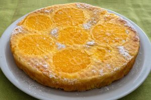 Torta all'arancia preparata con la polenta avanzata - Riciblog
