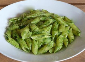 Pasta con pesto di foglie di broccoli: ingredienti e preparazione - Riciblog