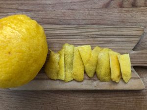 Scorzette di limone candite: ingredienti e preparazione - Riciblog