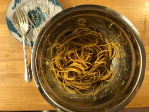 Frittata di spaghetti al forno con avanzi del giorno prima - ingredienti e preparazione