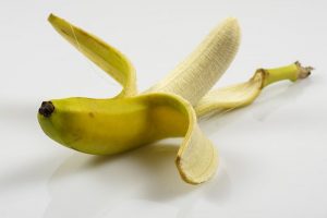 Buccia di banana da utilizzare per le use proprietà - Riciblog