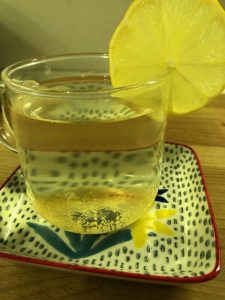 come preparare tisane e infusi con le foglie di limone