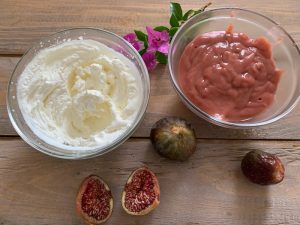 Preparazione del gelato ai fichi con frullatore - Riciblog