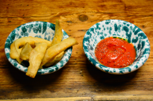 Buccia di patate in pastella con salsa - Riciblog