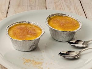 Crema catalana con tuorli avanzati servita - Riciblog