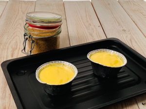 Preparazione ricetta della crema catalana con tuorli avanzati - Riciblog