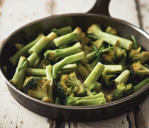 Gambi dei broccoli cucinati in padella – Riciblog