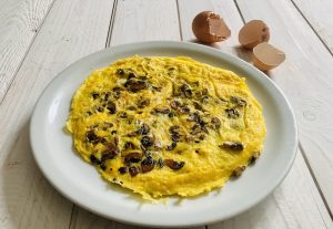 Frittata con gambi di funghi champignon servita – Riciblog