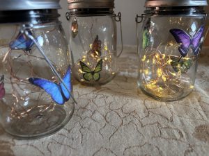 Realizzare lanterne a luce led con barattoli di vetro