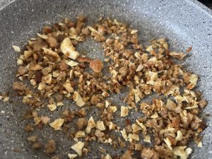 Preparare pasta con acciughe e briciole di pane - Riciblog