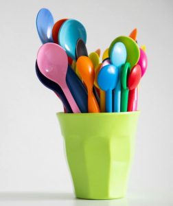 Idee di lavoretti con cucchiai di plastica - Riciblog