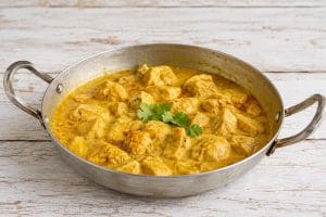Bocconcini di pollo al curry con gambo di ananas - Riciblog
