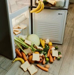Bisogna donare il cibo ancora buono che avanza - Riciblog
